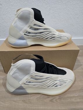 Men's Adidas Yeszy Quantum tan cardboard YZY QNTM Shoe Box